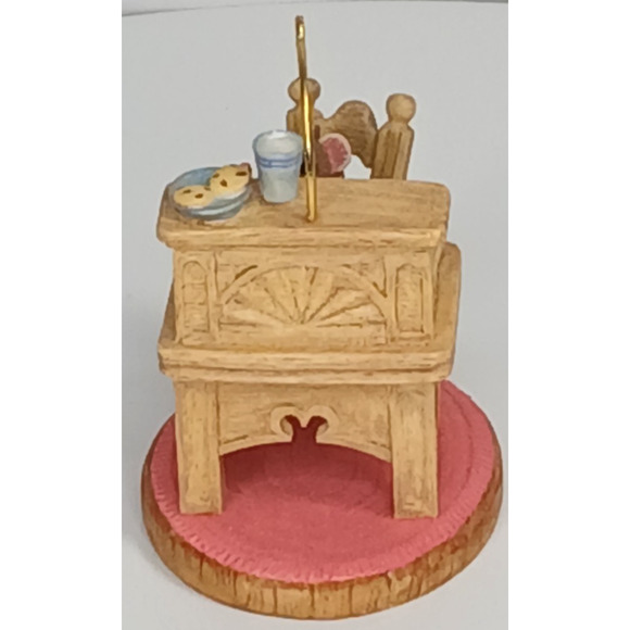 Hallmark Keepsake TENDER TOUCHES WISH LIST Mouse 1995 - Picture 8 of 11